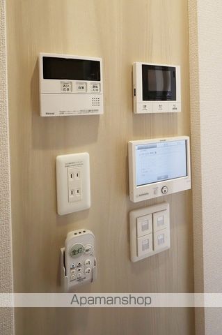 エムフルージュ その他