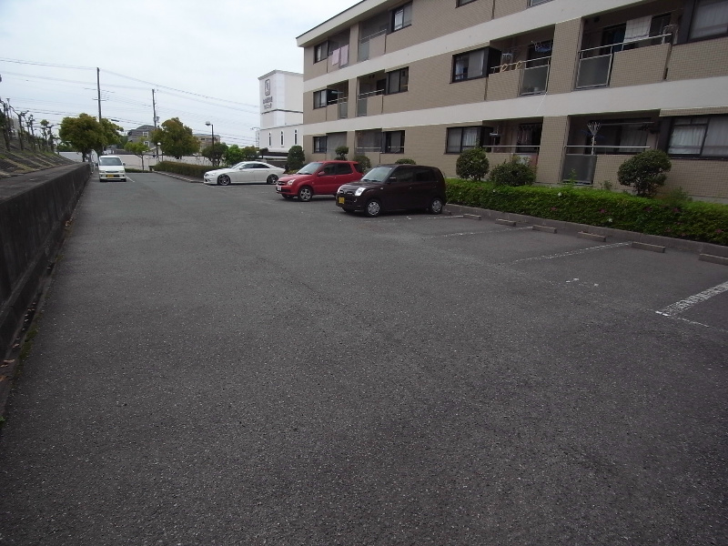 コーポ大津和 駐車場