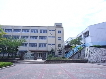 マツナガハイツ 中学校