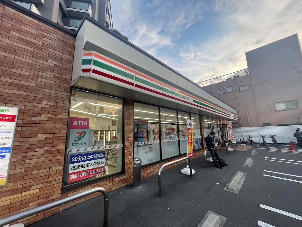 スプランディッド江坂DUE コンビニ