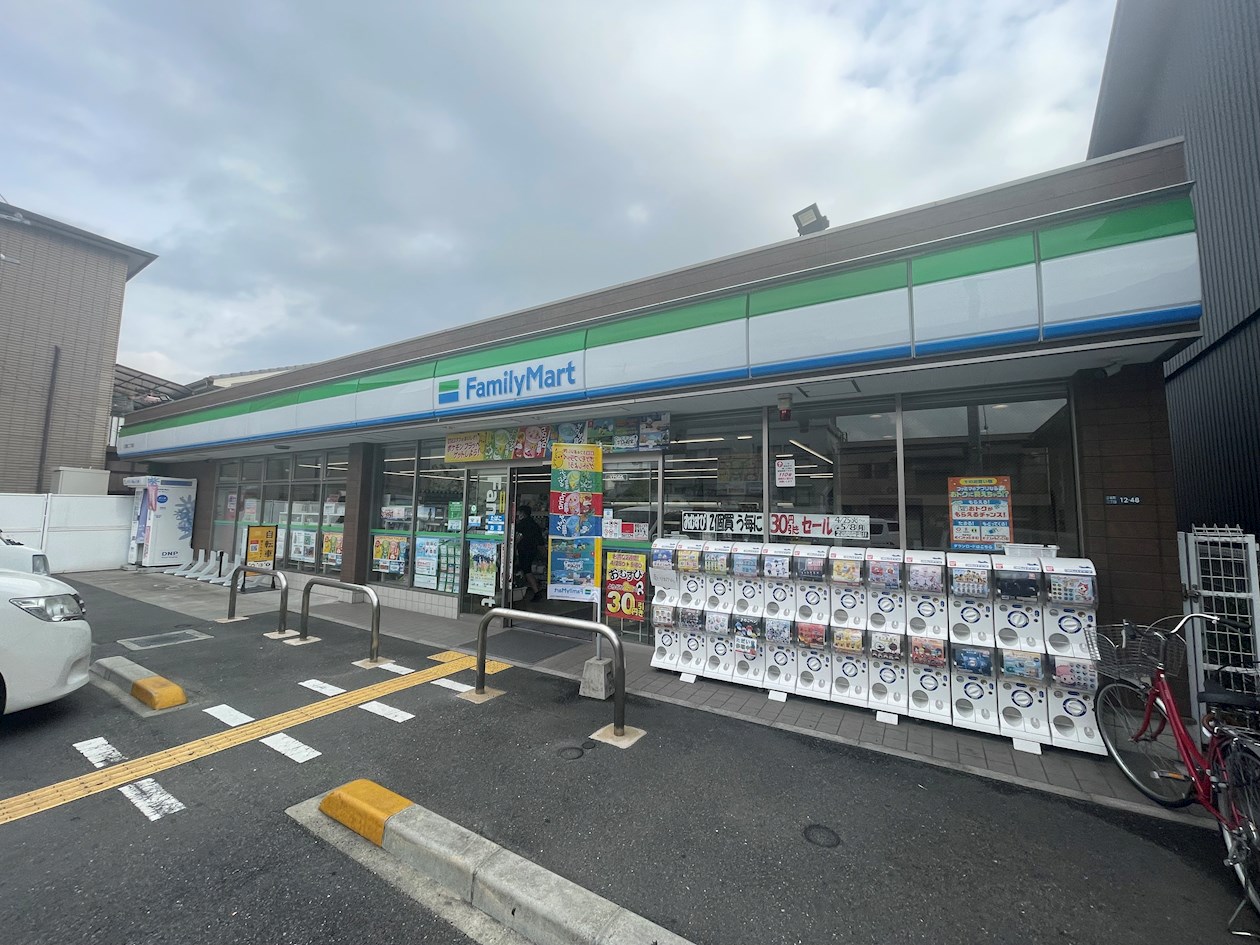 スプランディッド江坂DUE コンビニ