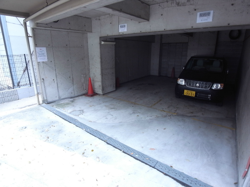 VIVANT青木 駐車場
