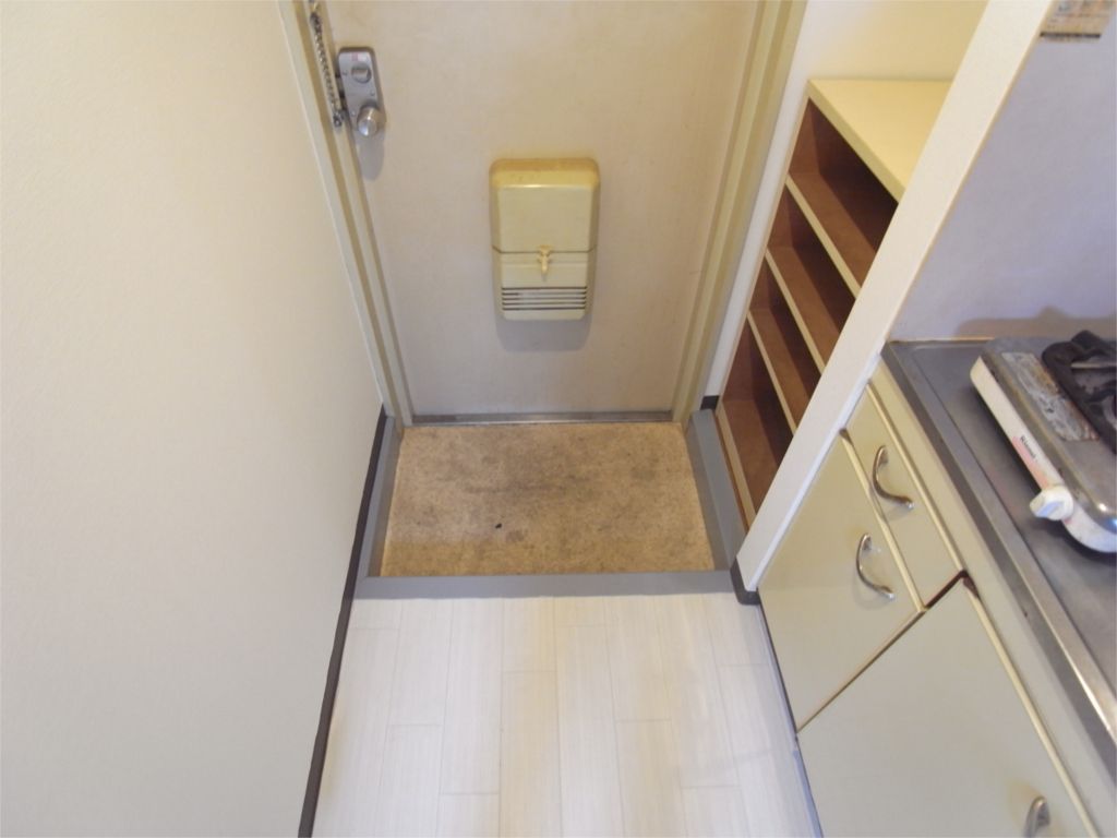 ビレッジ１ 玄関