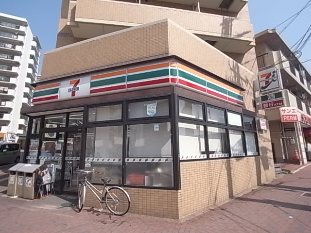 王子パークルームⅡ コンビニ
