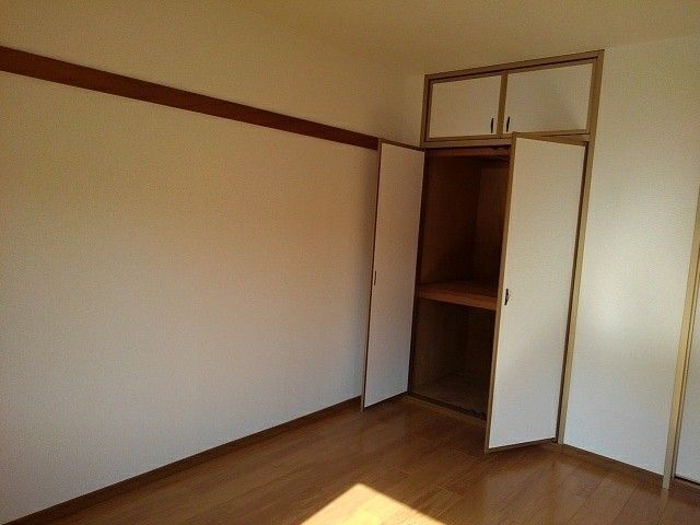 アメニティ浅見 ベッドルーム