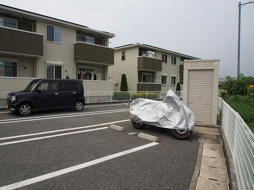 アン・グランジェ 駐車場
