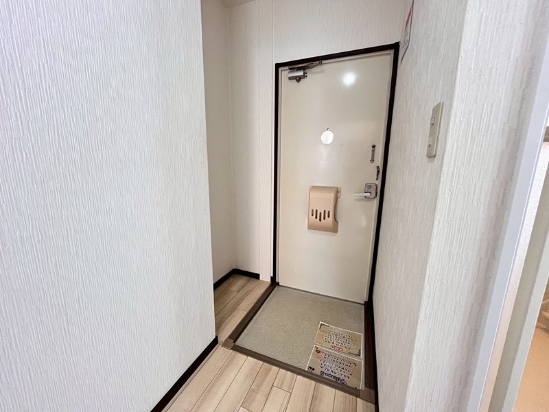 シャトー三木 玄関
