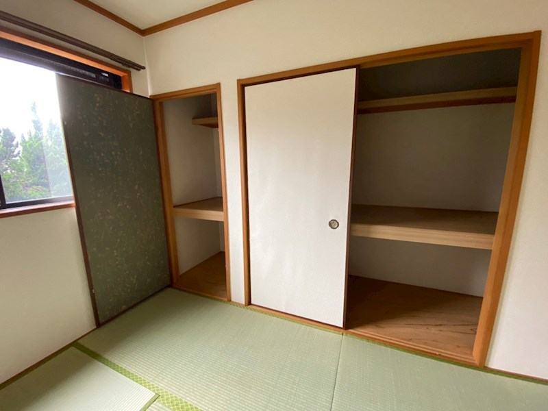 エスポワールイダ弐番館 収納