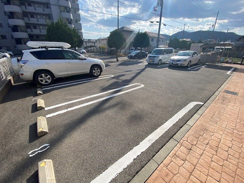 ヴィオラ 駐車場
