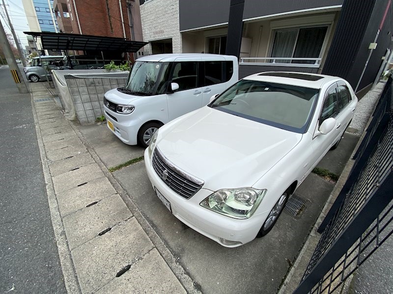ヴィンチェロ 駐車場