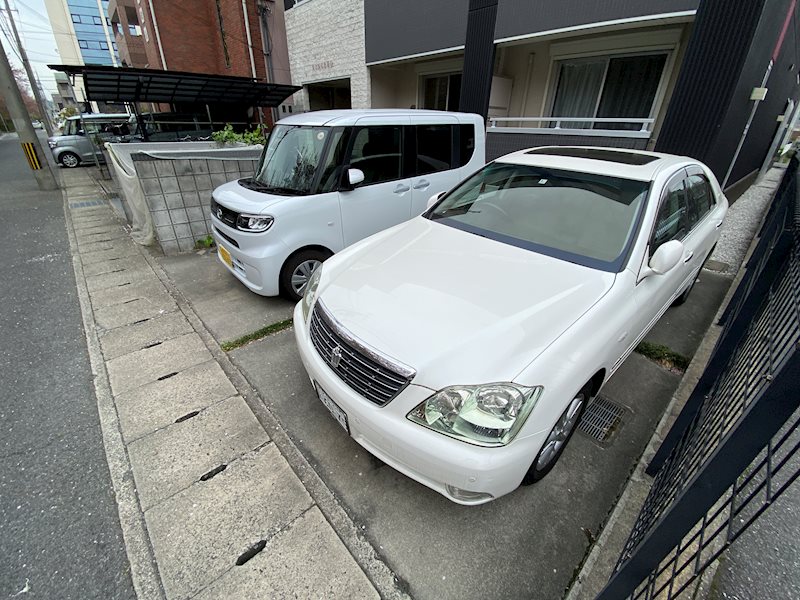 ヴィンチェロ 駐車場