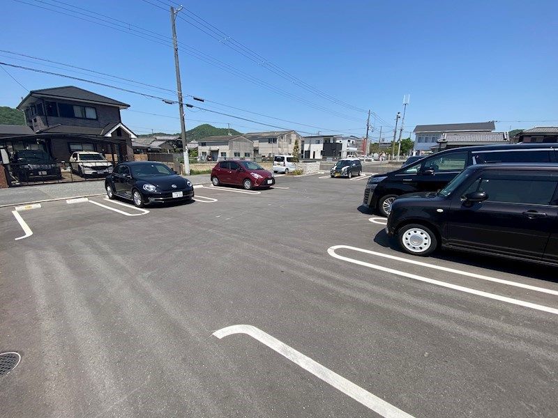 シャーメゾンフルール 駐車場