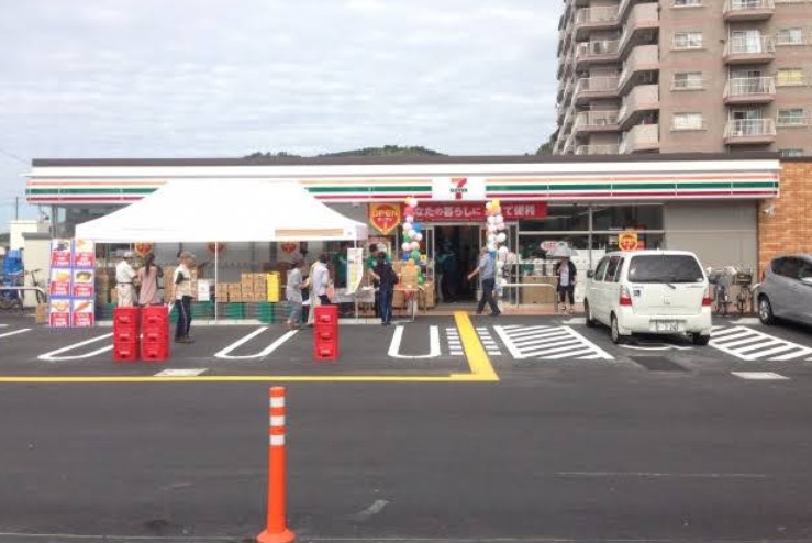 シャーメゾンフルール コンビニ