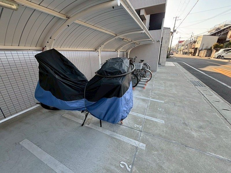 フランディル・オーラ五軒邸 駐車場