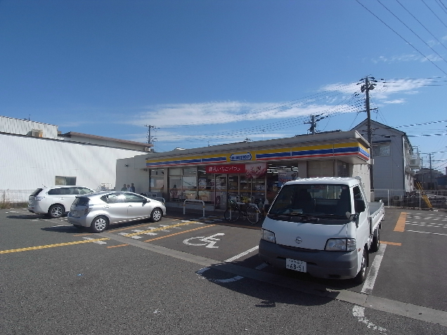 ヴィアーレ コンビニ