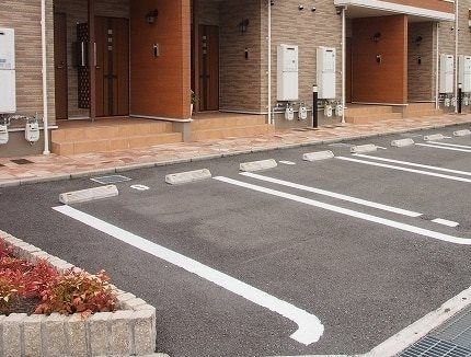 グランアウローラⅥ 駐車場
