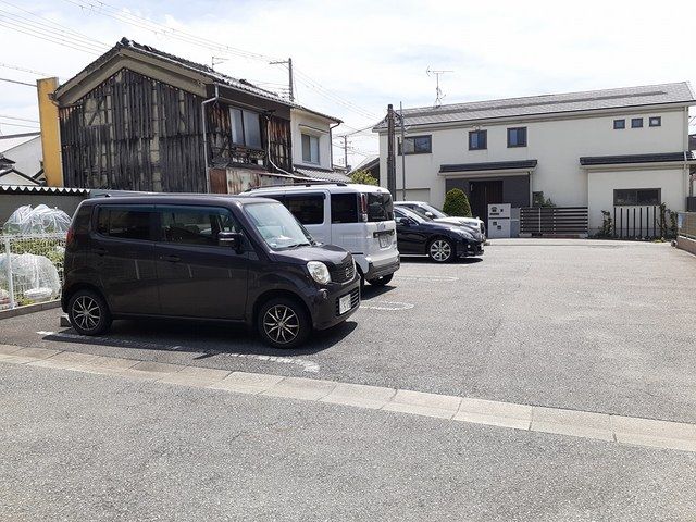 パレ・ロジュマン 駐車場
