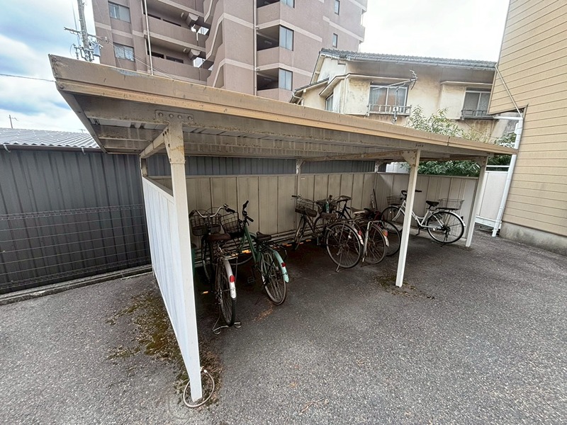 英賀保ハイツ3 駐車場