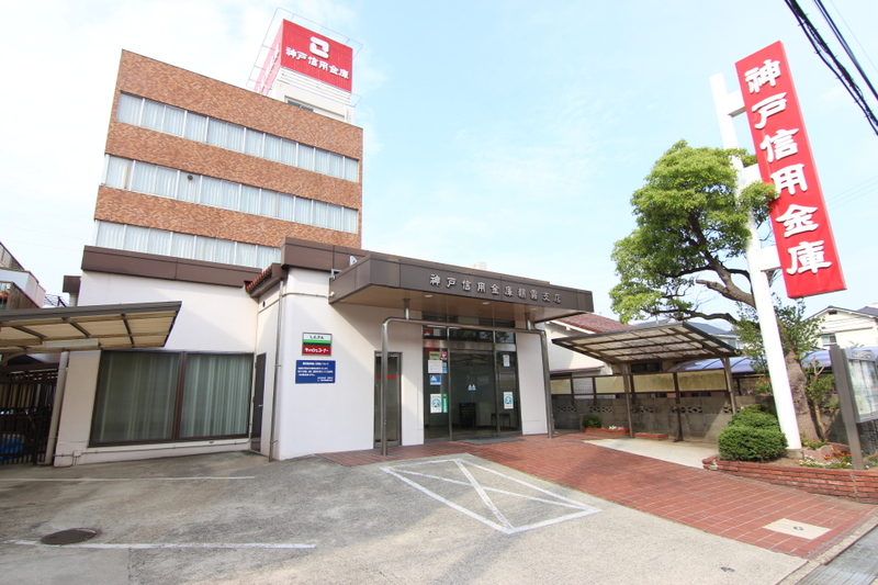 アンソレイエ 銀行