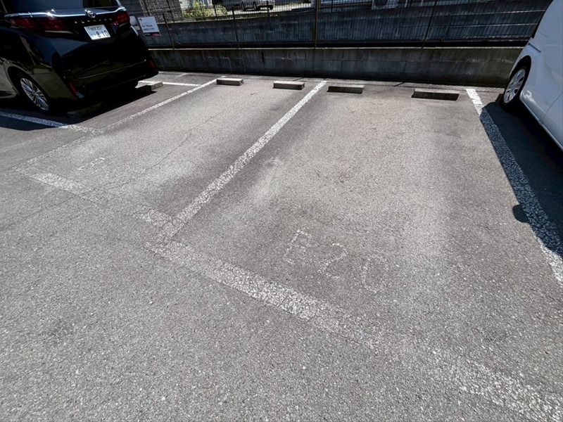 ディアス柿の木B棟 駐車場