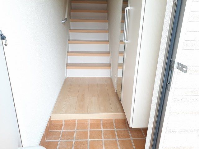 サン　ローレル 玄関