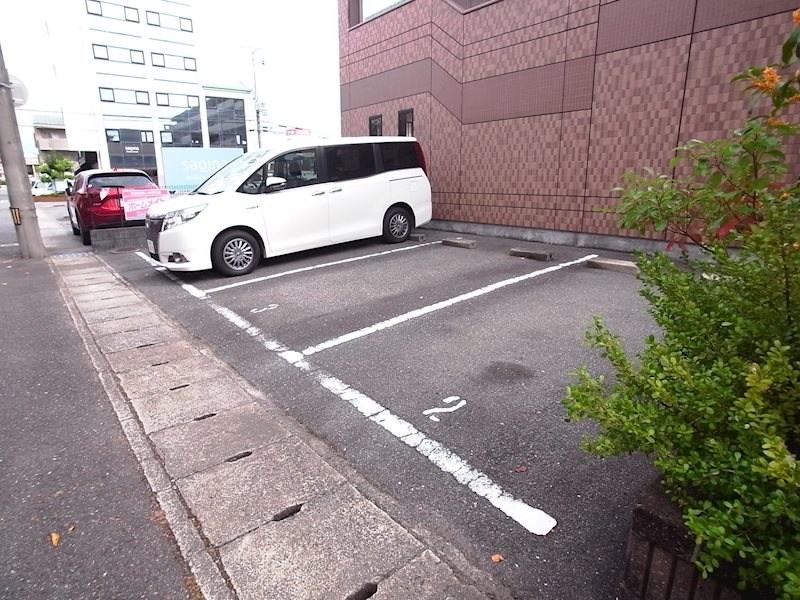 リヴィエール 駐車場