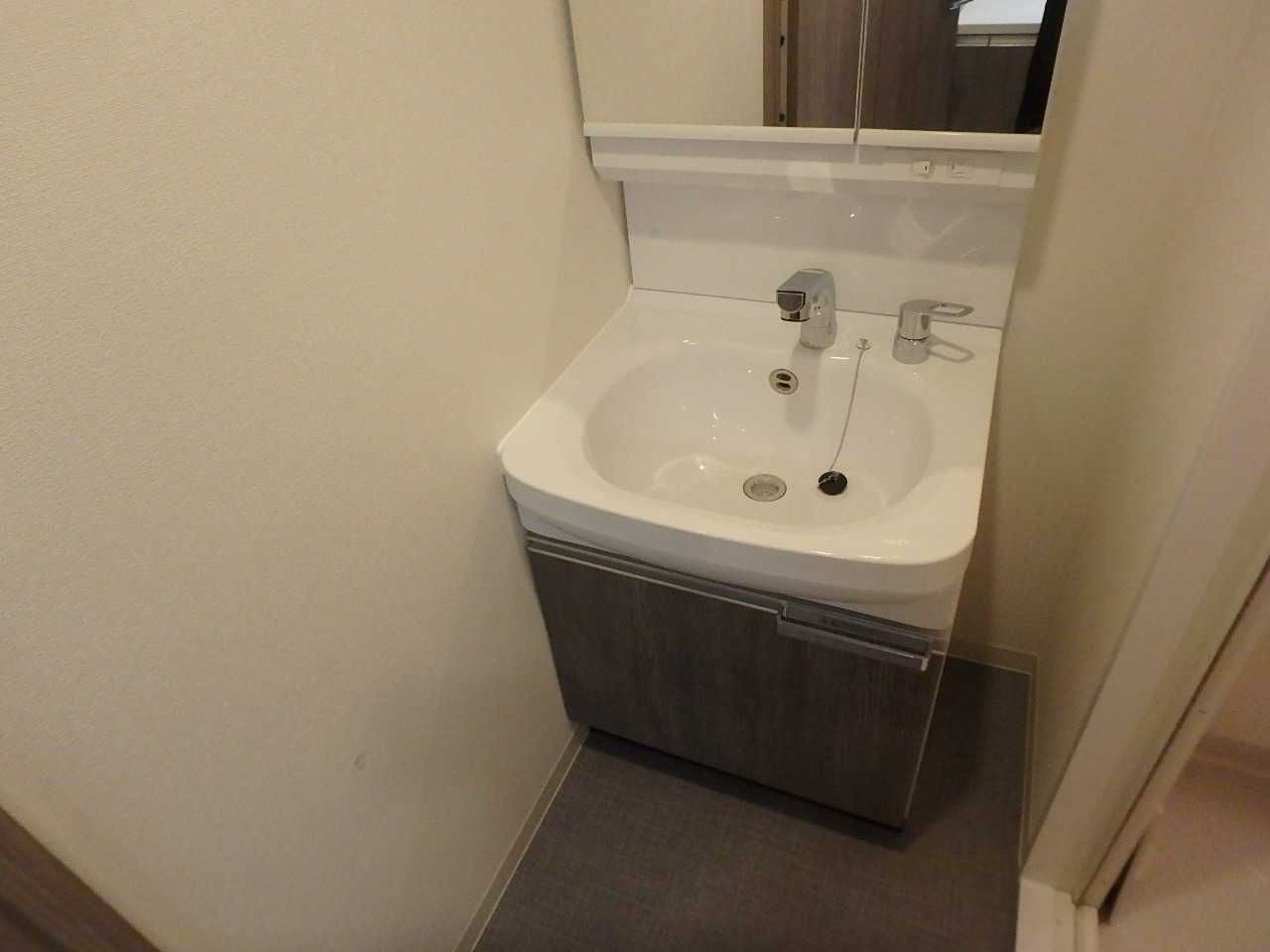 プレサンス新大阪ジェイズ 洗面所