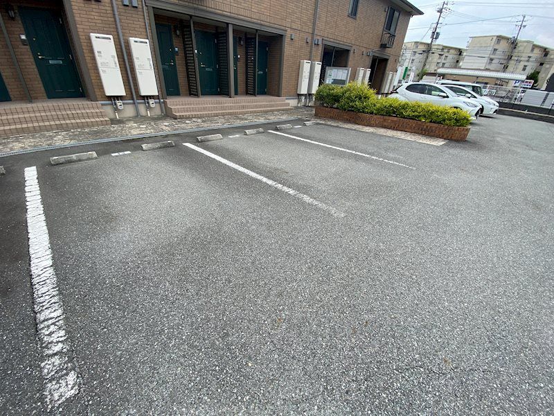 ダリアB棟 駐車場