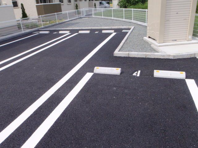 アン・グランジェ 駐車場