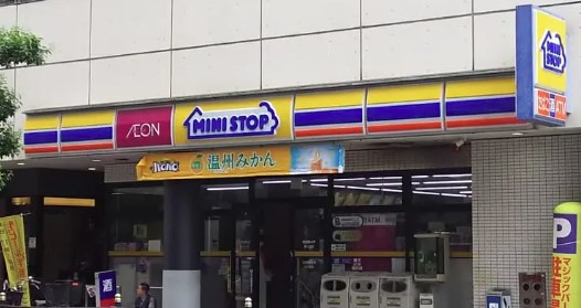 プレサンス新大阪ジェイズ コンビニ