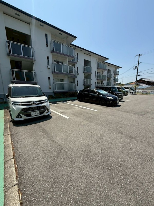 グリーンヒル名谷 駐車場