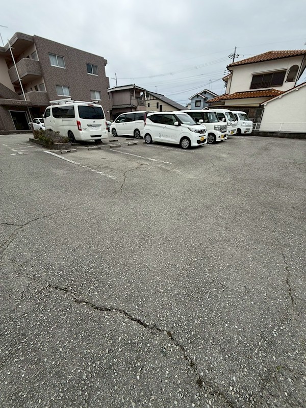 フェルヴェール 駐車場