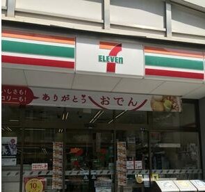 プレサンスＯＳＡＫＡ江坂 コンビニ