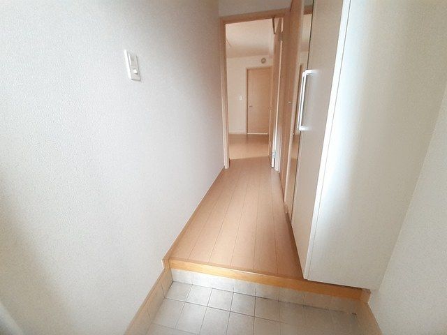 ノイ・フリーデＢ棟 玄関