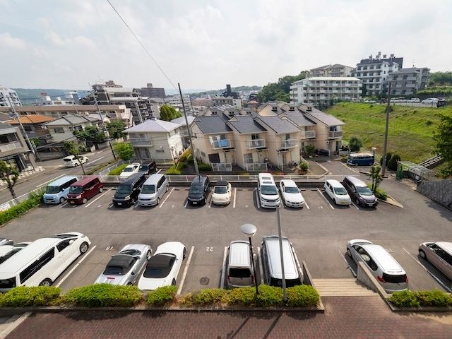 グリーンハイツ大津和 駐車場