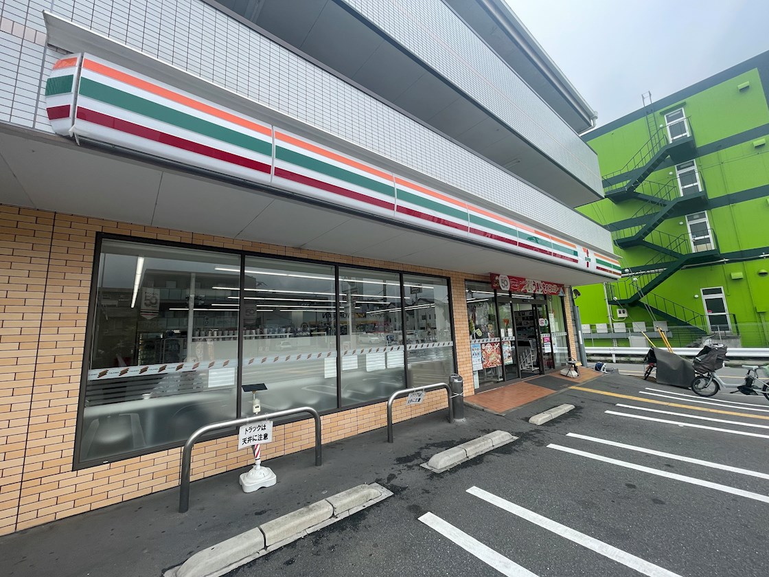 キャニスコート上新庄 コンビニ