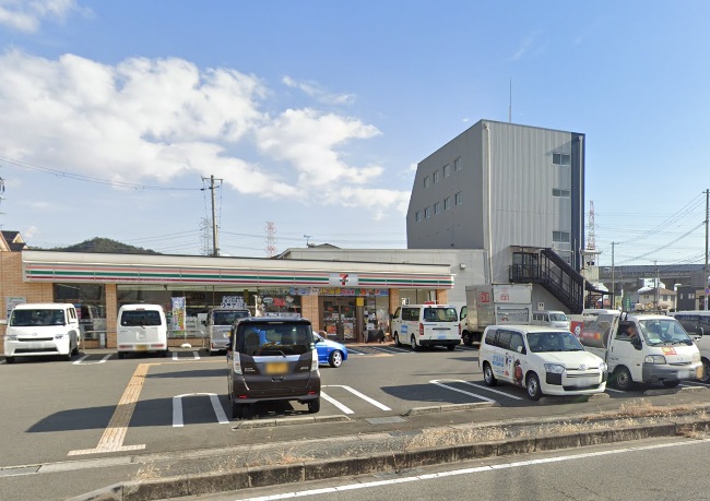 ウェスタン フォレスト コンビニ