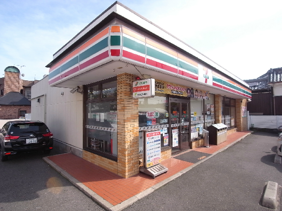 ECO SOLEIL　B棟 コンビニ