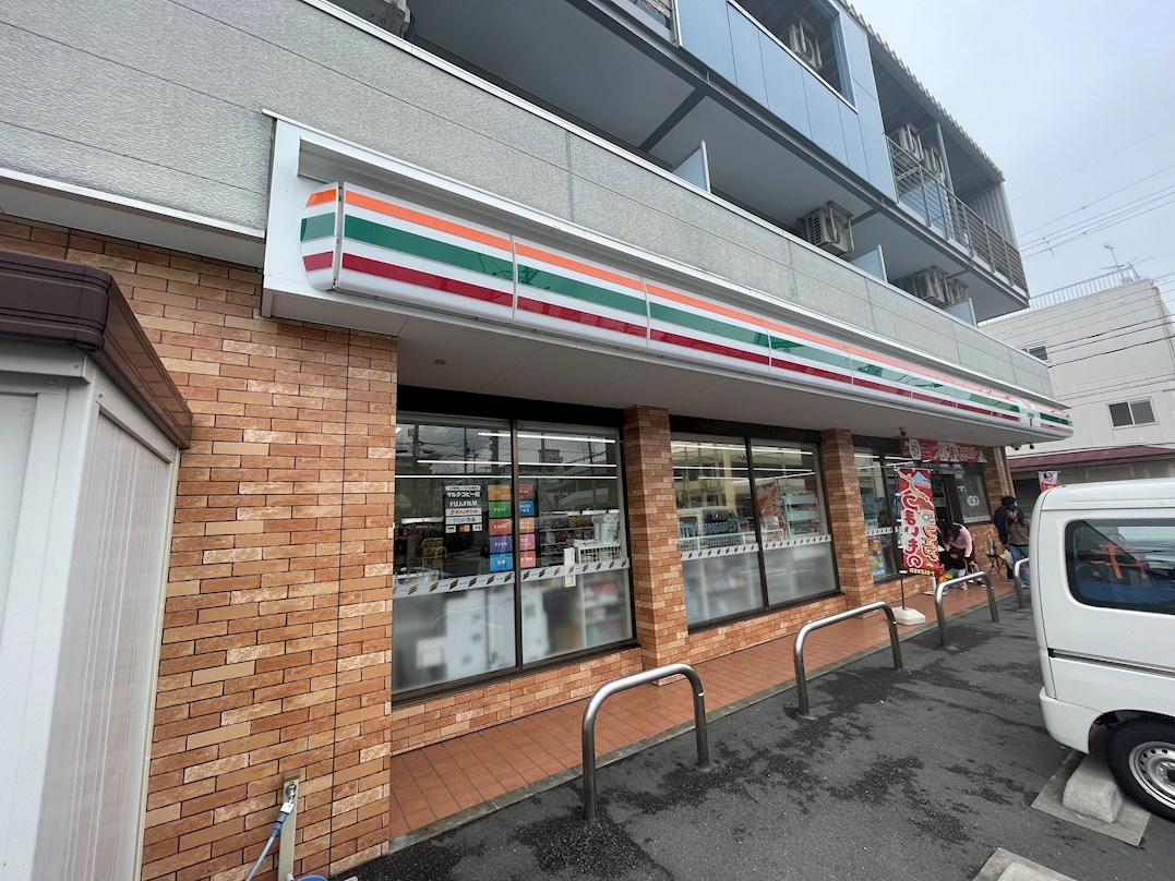 エスリード北大阪レジデンス コンビニ