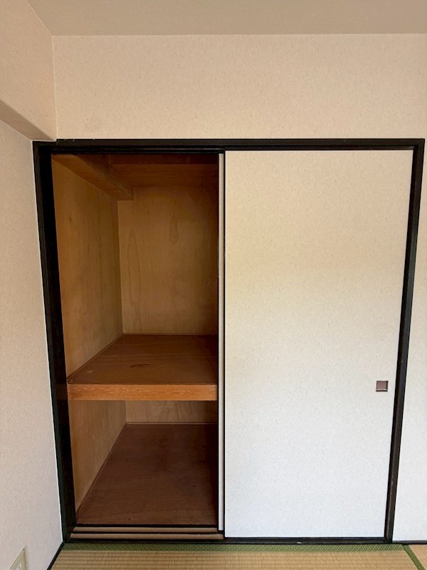 グリーンパレス塩屋 収納