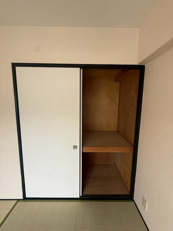 グリーンパレス塩屋 収納