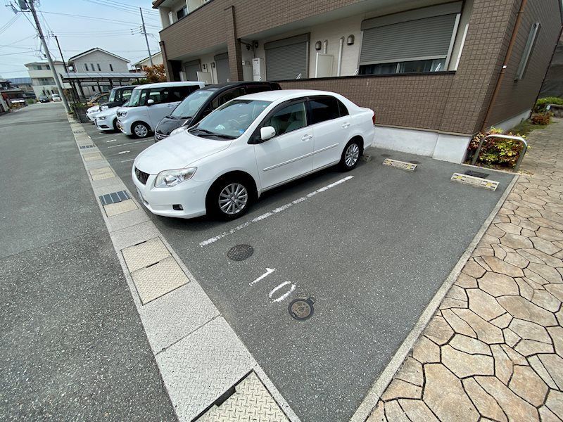 アグレアーブル 駐車場
