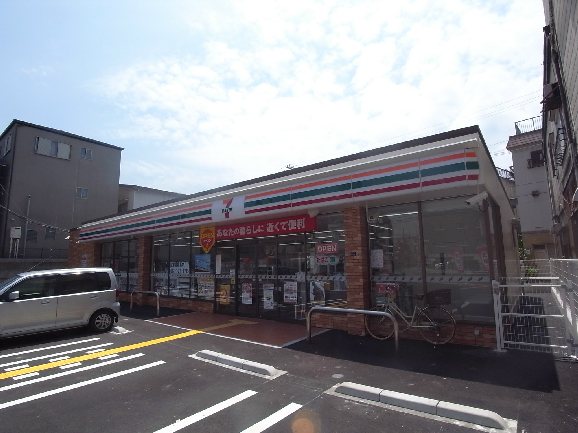 アウグーリオカーサ コンビニ