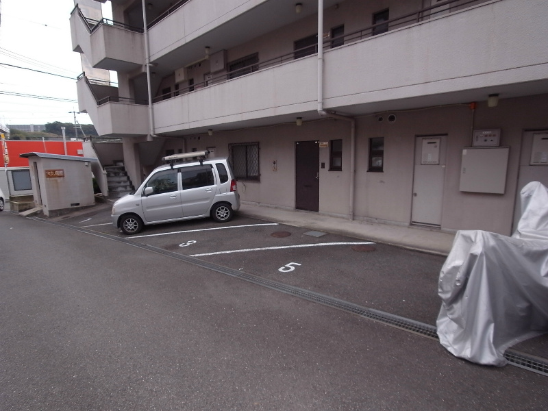 サンテラス垂水 駐車場
