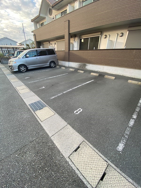 アグレアーブル 駐車場