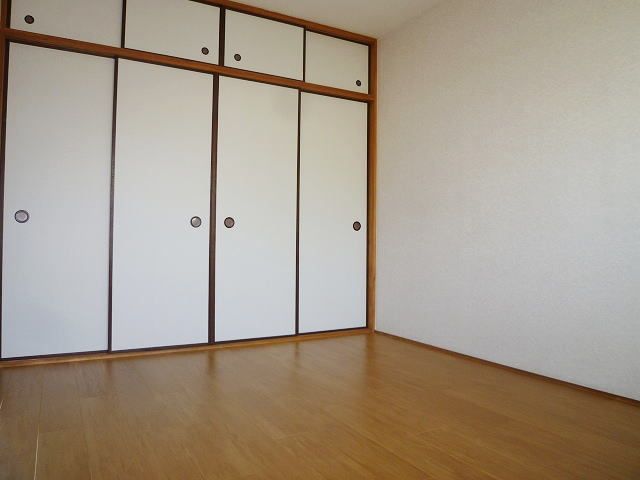 オーク伊川 収納
