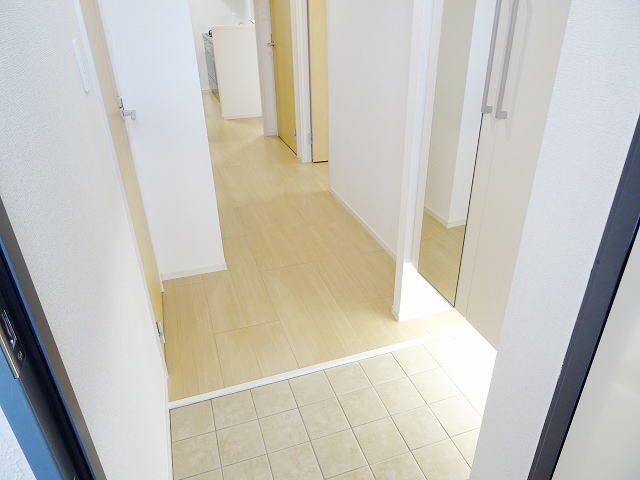 ヒルズ赤羽 玄関