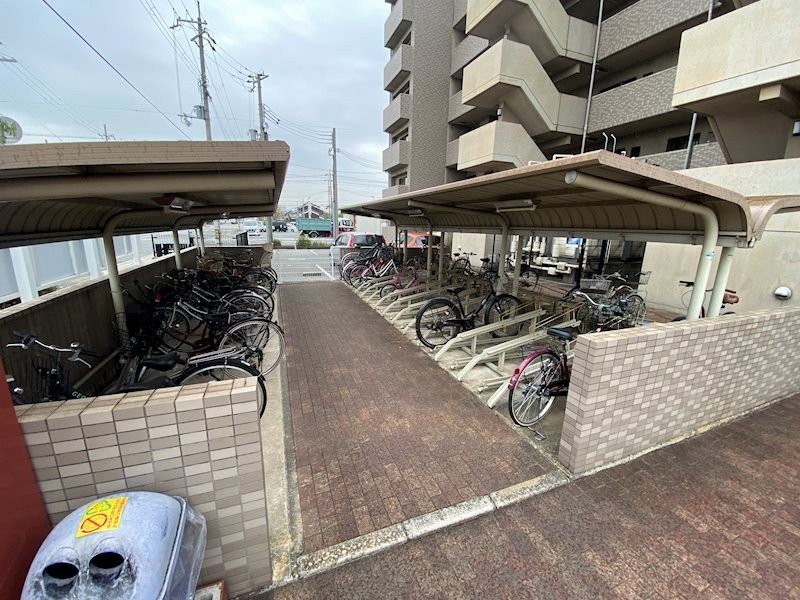 キャッスルコート飯田 駐車場