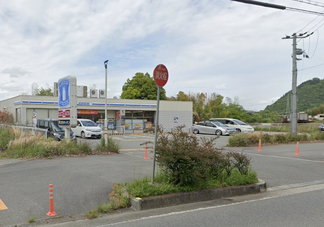 サンハイツ北六甲四番館 コンビニ