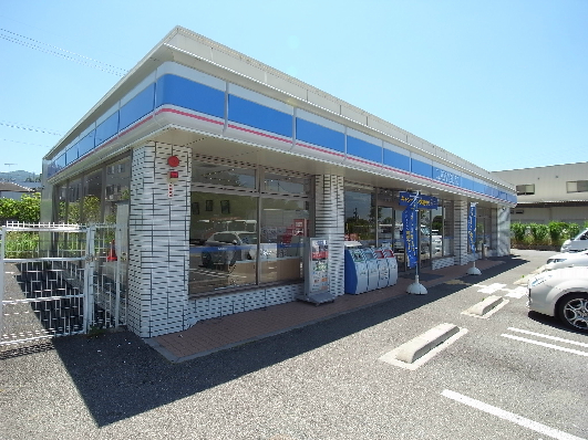 サンハイツ北六甲四番館 コンビニ